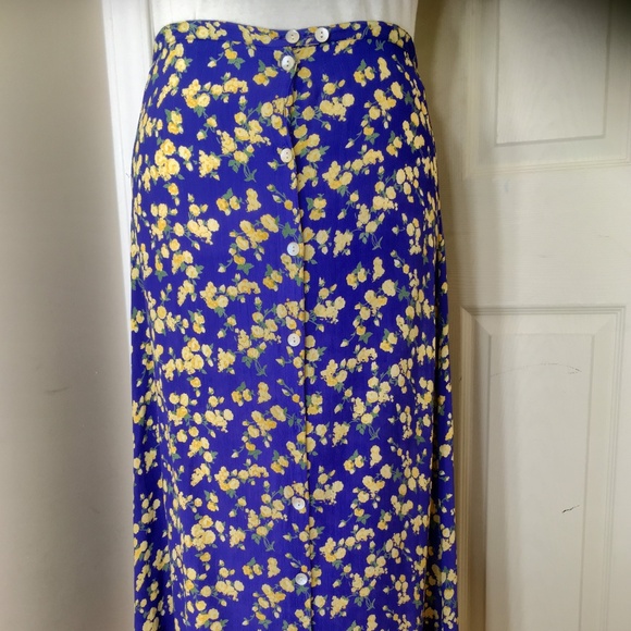 April Cornell Dresses & Skirts - Pudding Shop blue rayon skirt, shell buttons sz 2